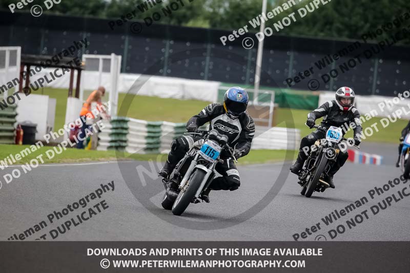 Vintage motorcycle club;eventdigitalimages;mallory park;mallory park trackday photographs;no limits trackdays;peter wileman photography;trackday digital images;trackday photos;vmcc festival 1000 bikes photographs